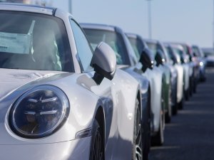 Trump announces 25 percent tariffs on European Union cars and trucks