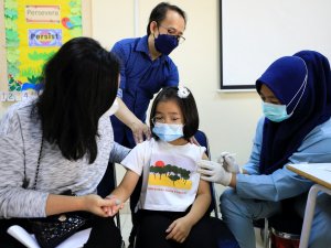 Is it possible that COVID-19 mRNA vaccinations might also combat cancer?